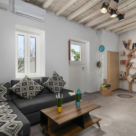 Milos Guesthouse Triovasálos Zewnętrze zdjęcie