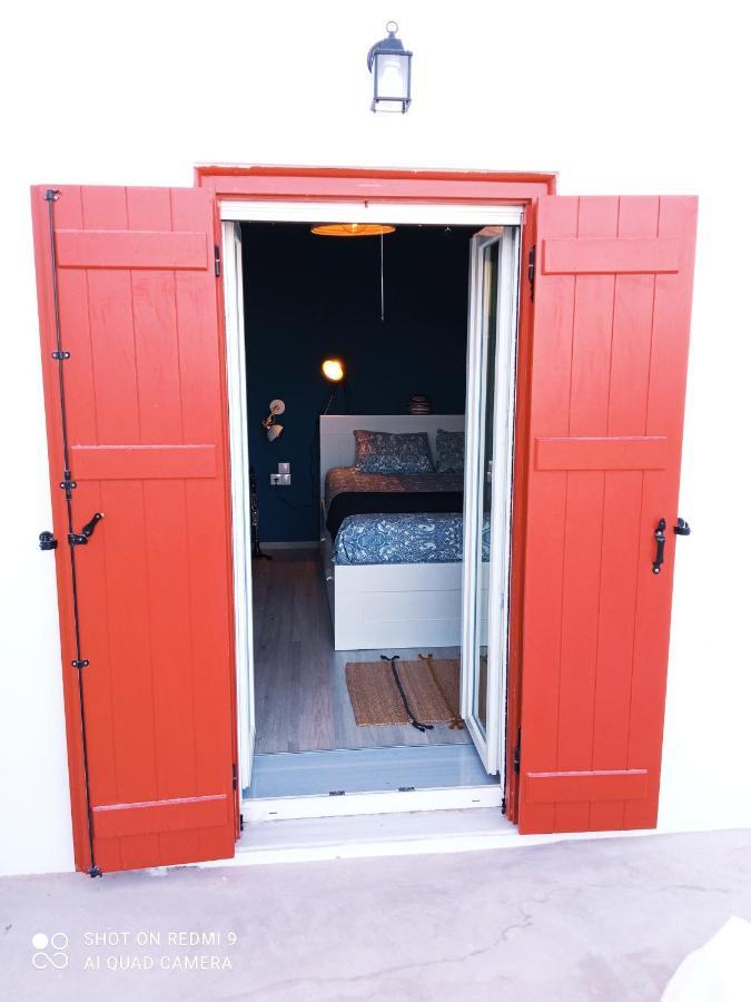 Milos Guesthouse Triovasálos Zewnętrze zdjęcie