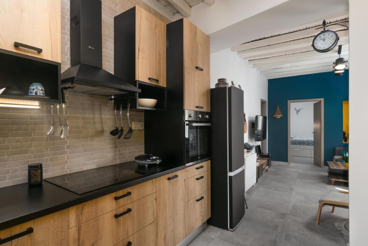 Milos Guesthouse Triovasálos Zewnętrze zdjęcie