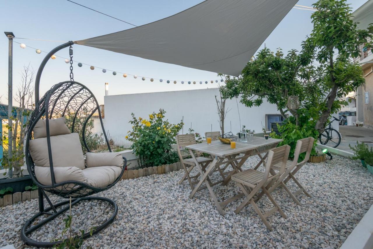 Milos Guesthouse Triovasálos Zewnętrze zdjęcie